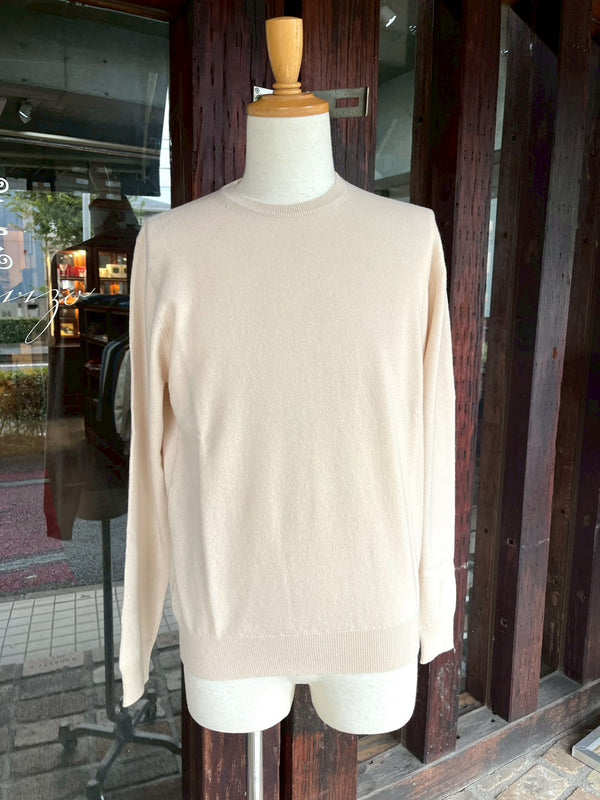 ドルモア　ウールカシミヤ　クルーネックニット　アイボリー