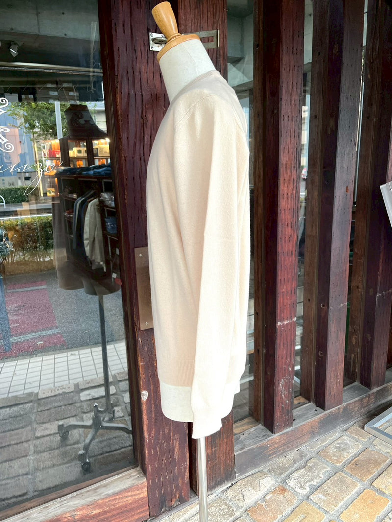 ドルモア　ウールカシミヤ　クルーネックニット　アイボリー